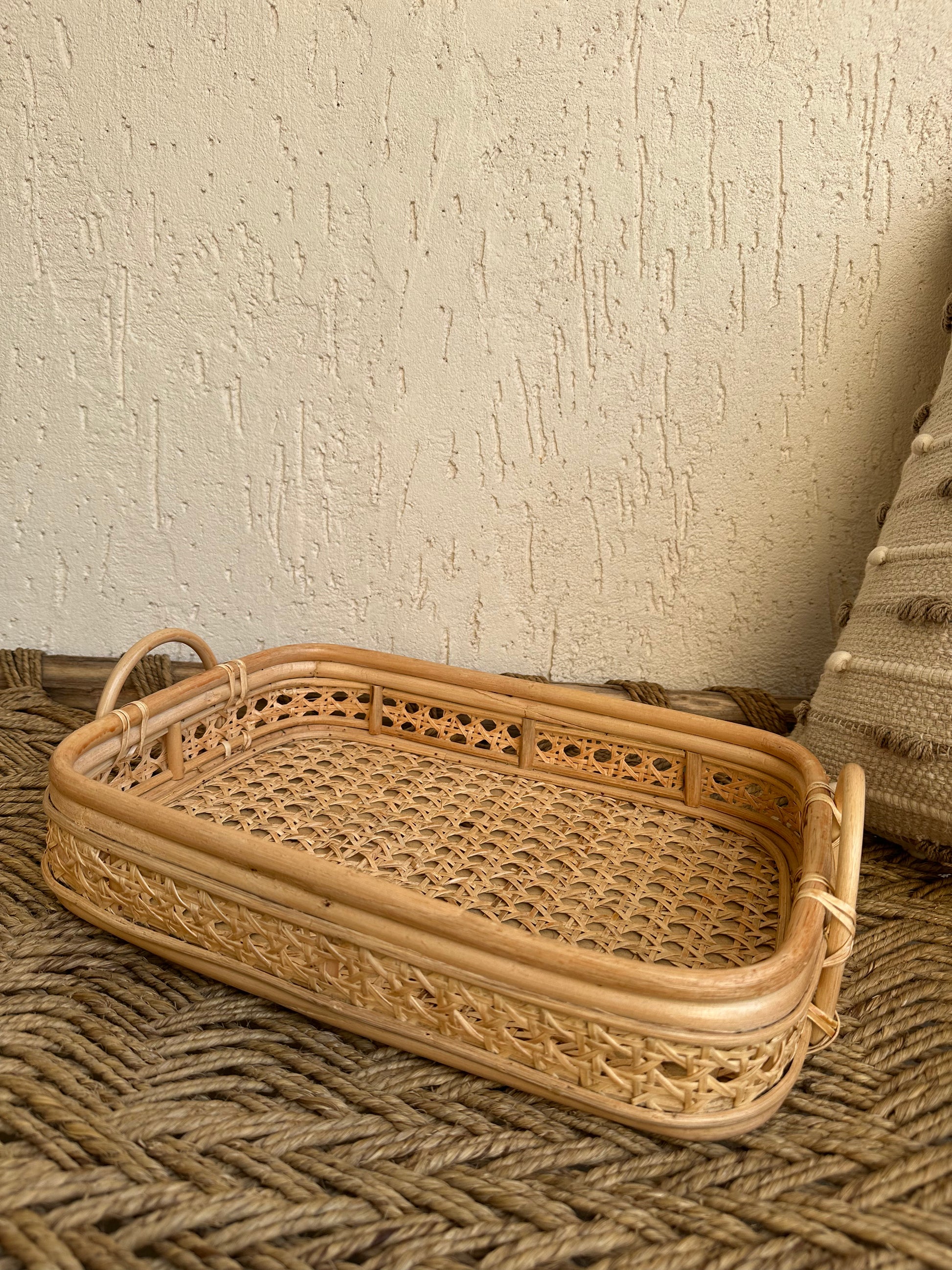 Designer Rattan Cut Work Tray With Handle - TESU