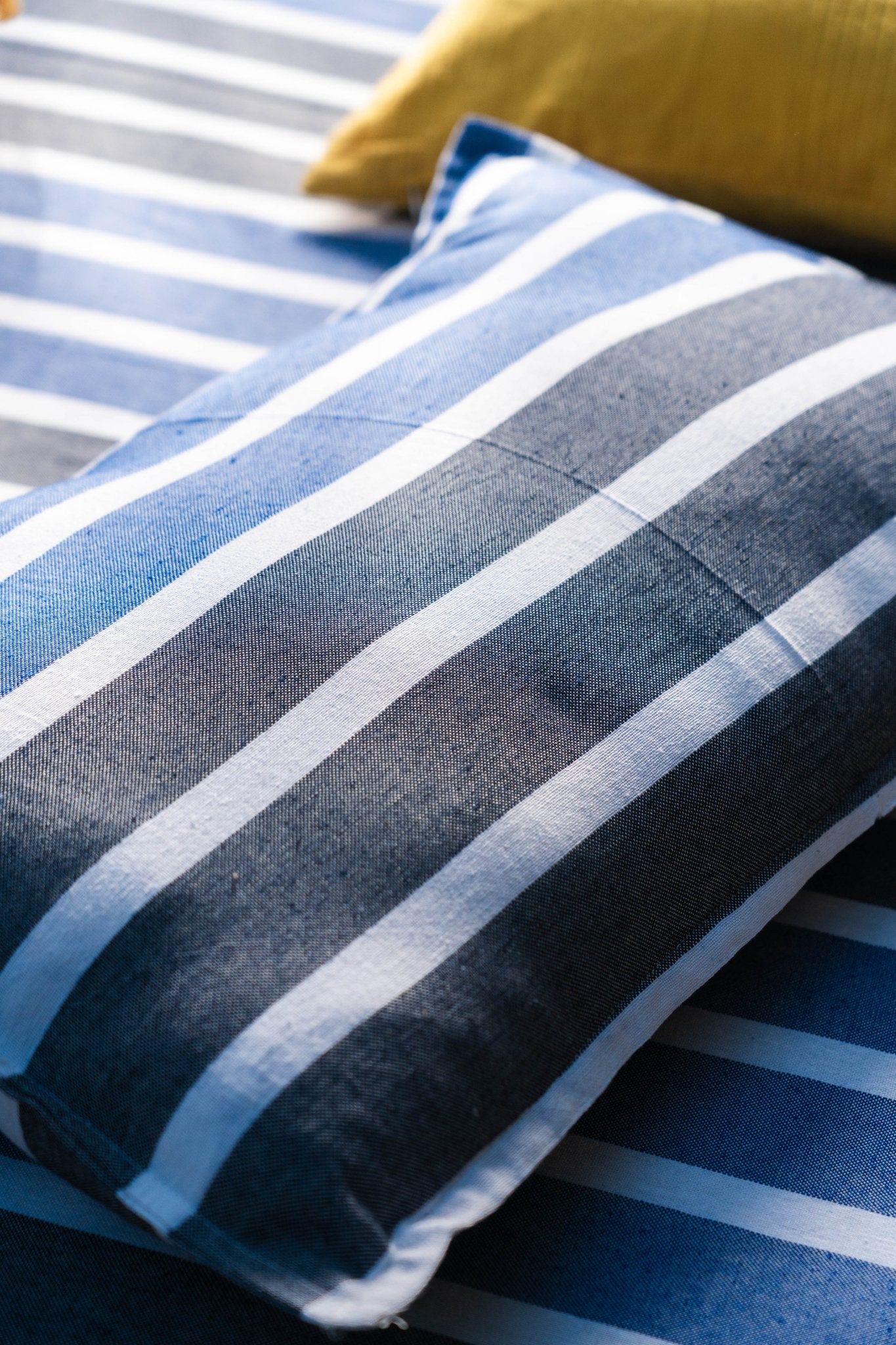 Blue Waves Cotton Bedspread With Pillow Covers - TesuBedspread