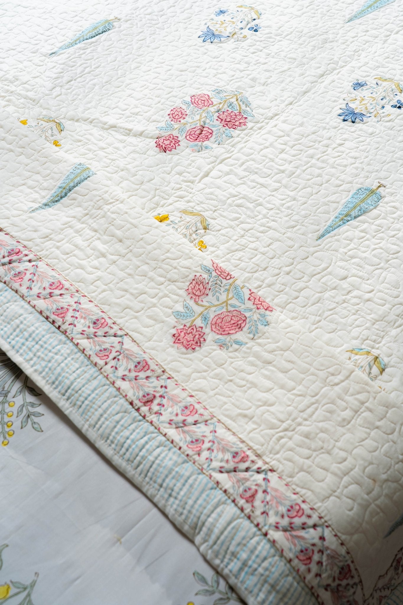 Champa Saanjh Quilted Bed Cover - TesuFurnishing