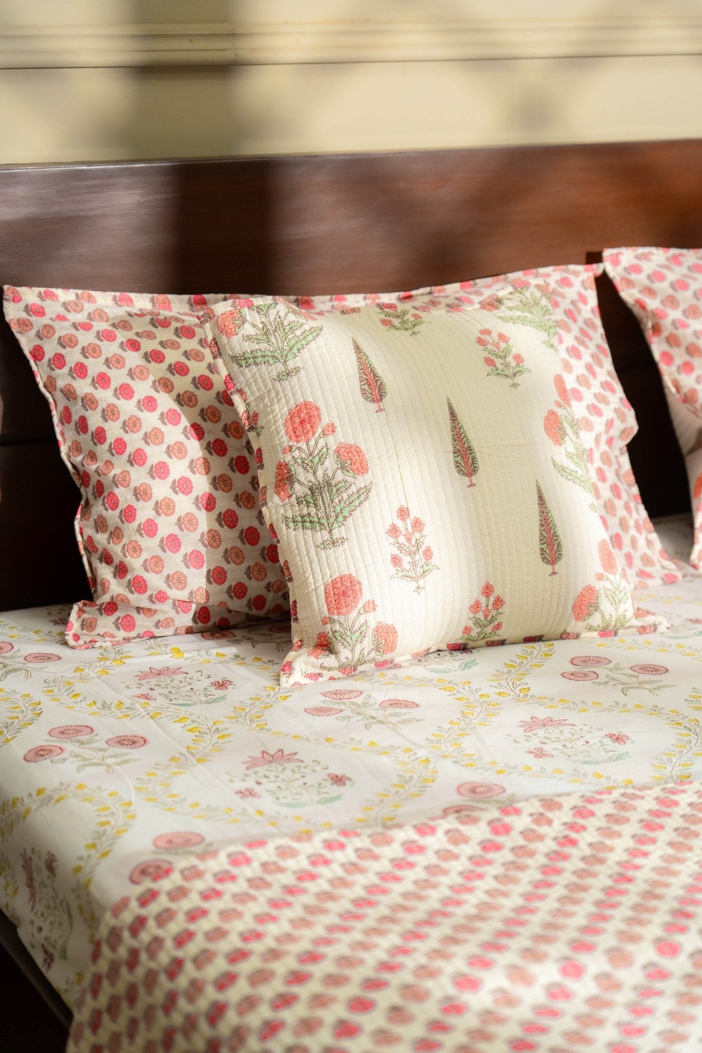 Gulnaar Dual Side Bedcover - TesuFurnishing