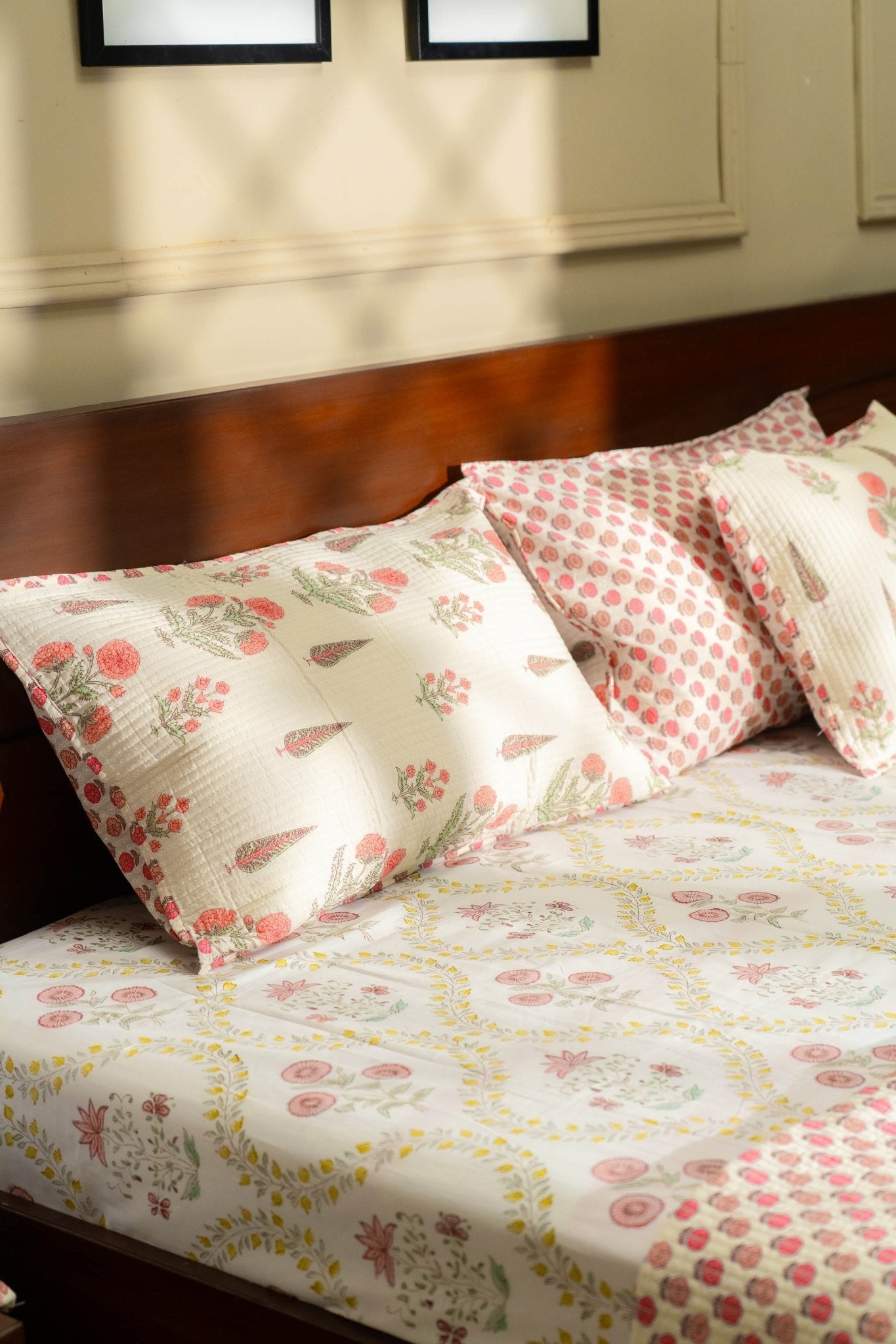 Gulnaar Dual Side Bedcover - TesuFurnishing