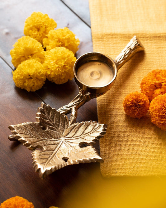 Leaf Stem Tealight Holder - TesuCandles & Candle Holders