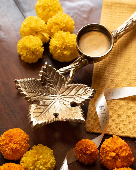 Leaf Stem Tealight Holder - TesuCandles & Candle Holders