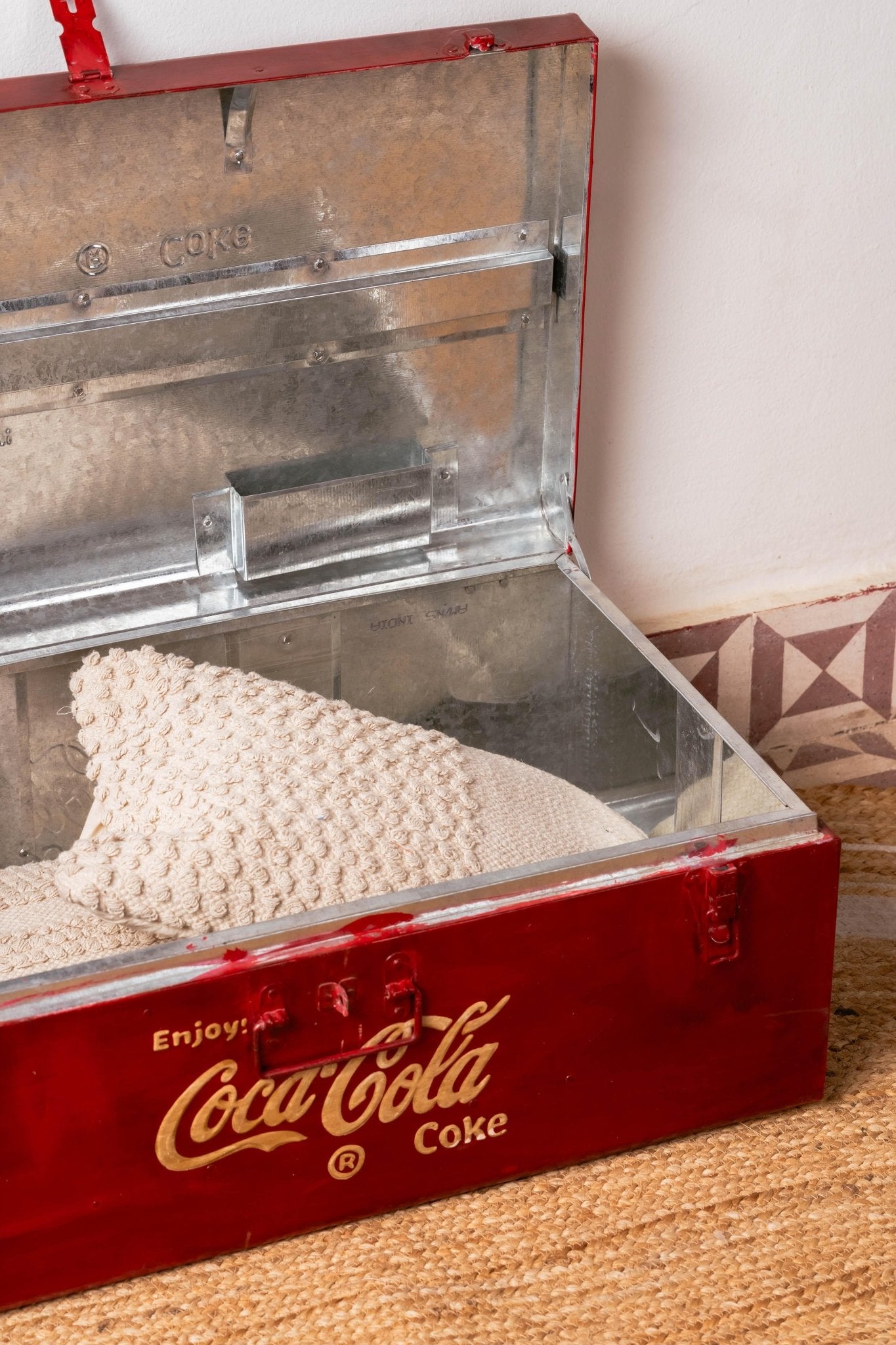 Vintage Red Cola Trunk - TesuHome Decor