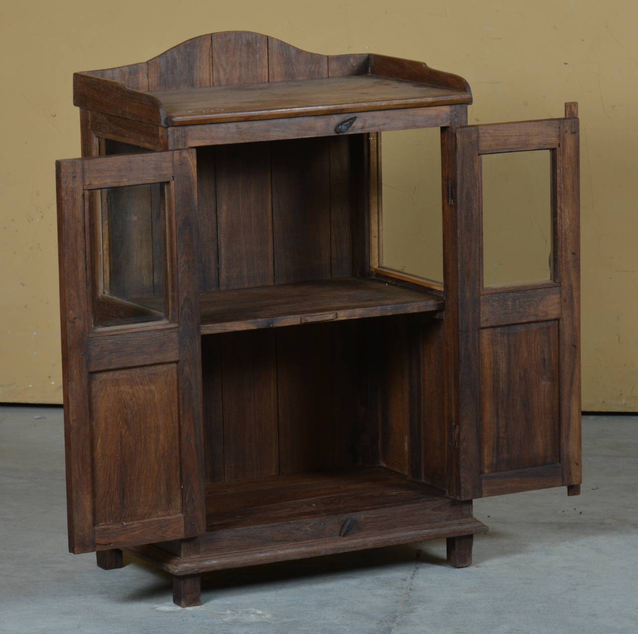 Wooden Almirah Counter - TesuCabinets & Storage