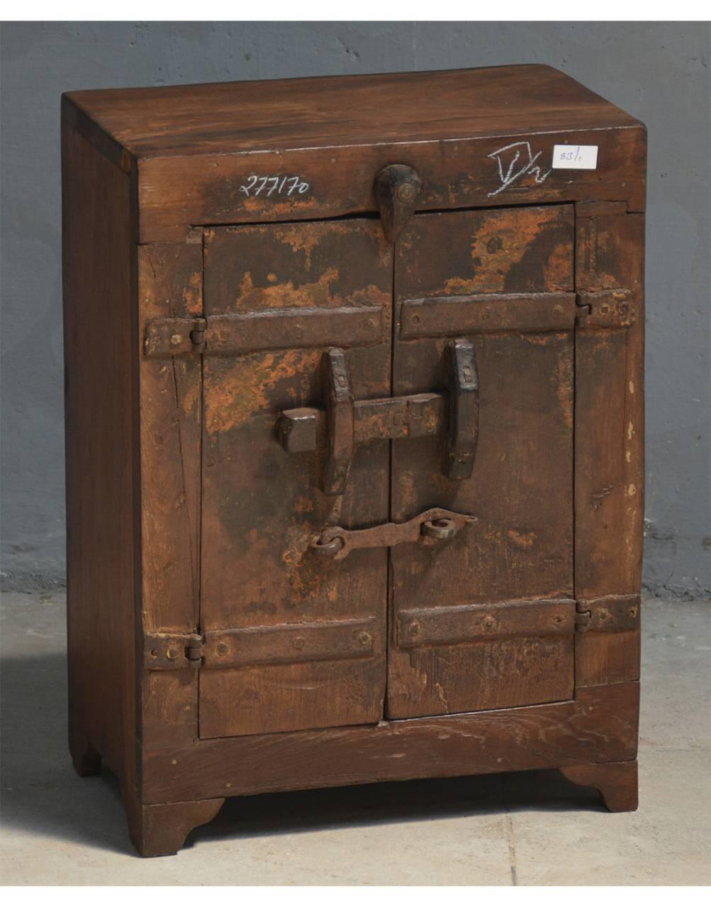 Wooden Carved Door Bedside Cabinet - TesuCabinets & Storage