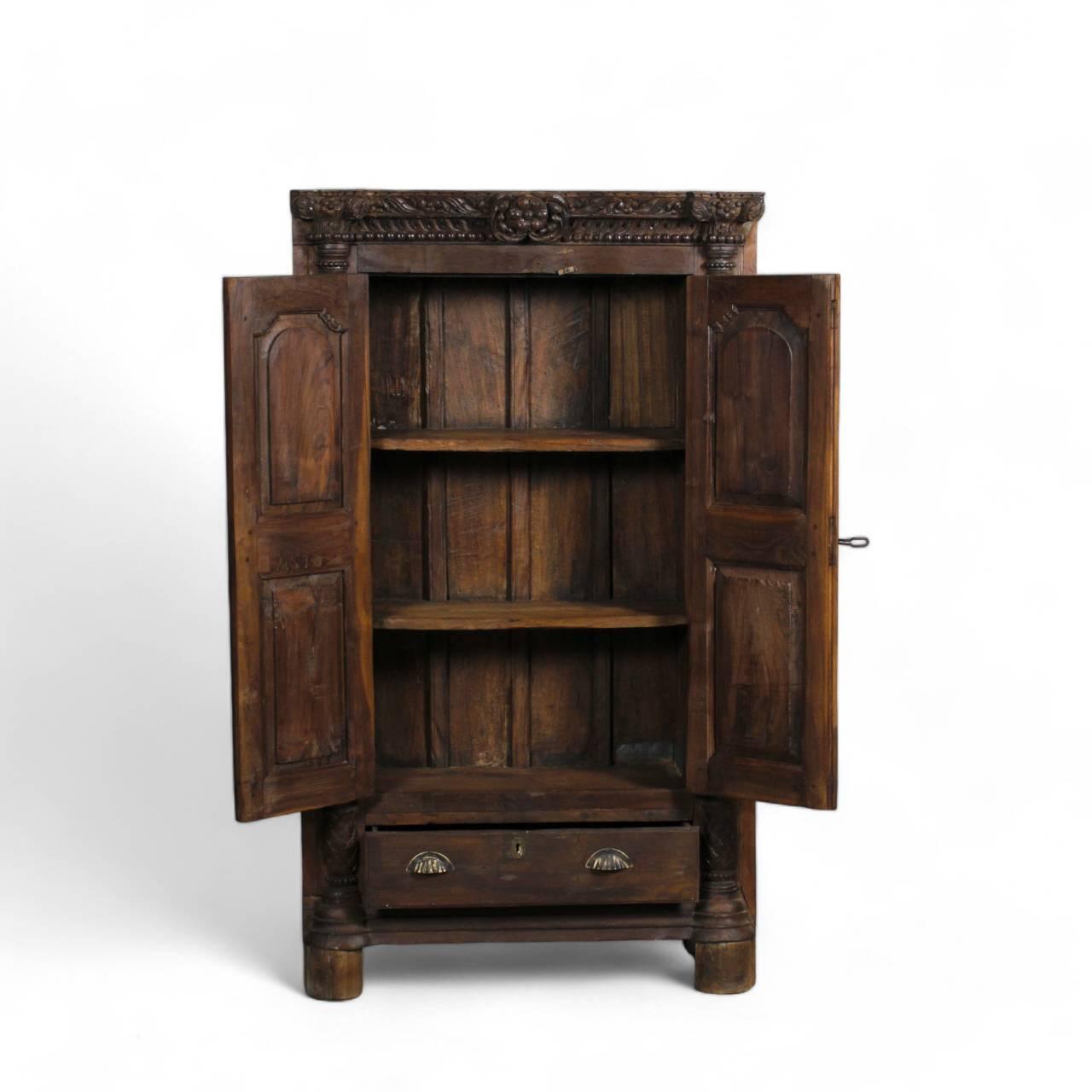 Wooden Handcarved Door Almirah - TesuCabinets & Storage