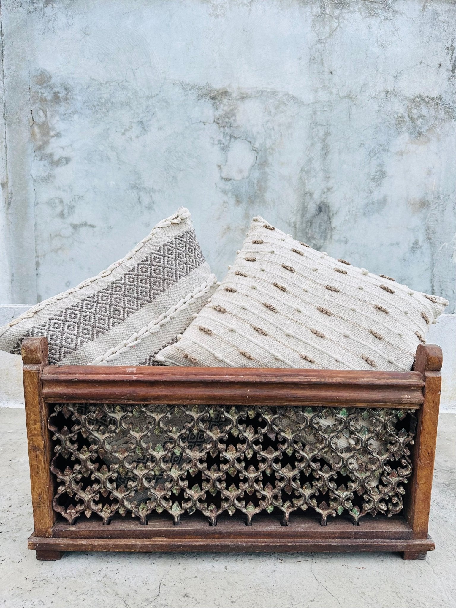 Wooden Iron Carved Jali Planter - TesuPlanter