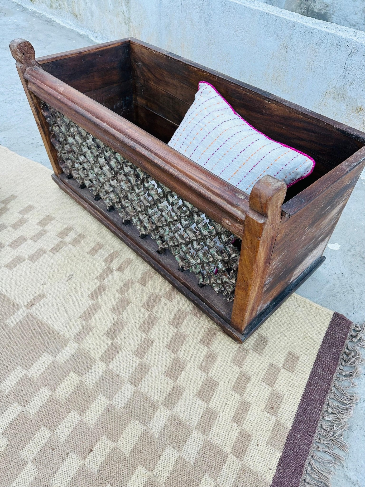 Wooden Iron Carved Jali Planter - TesuPlanter