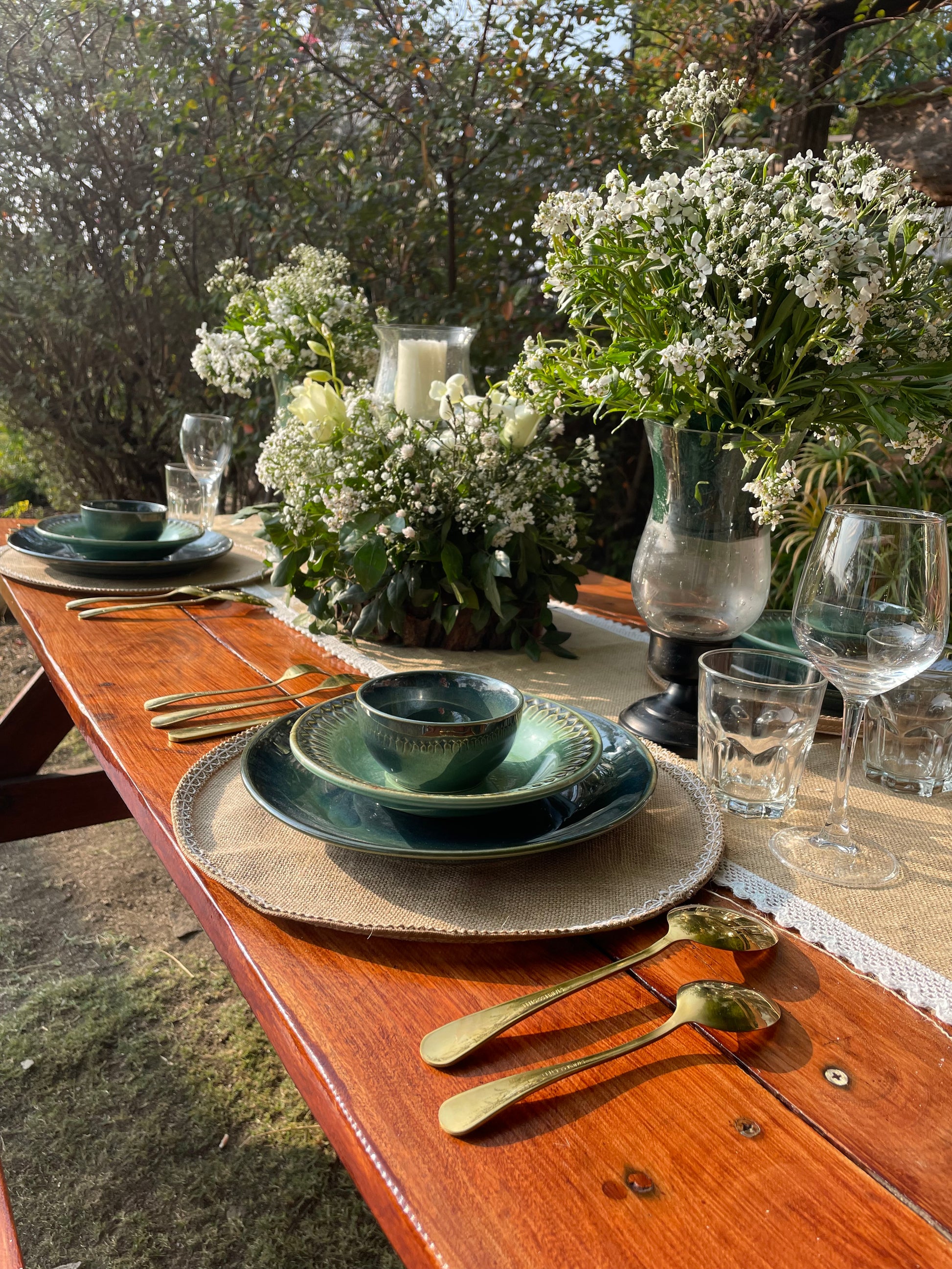  Deep Forest Green plate set, Dining setup enhancement, Fine texture design, Retro feel, Royal dining setup, Rustic touch, Shaded green colour, Uneven textures, Versatile quarter plate, Tesu