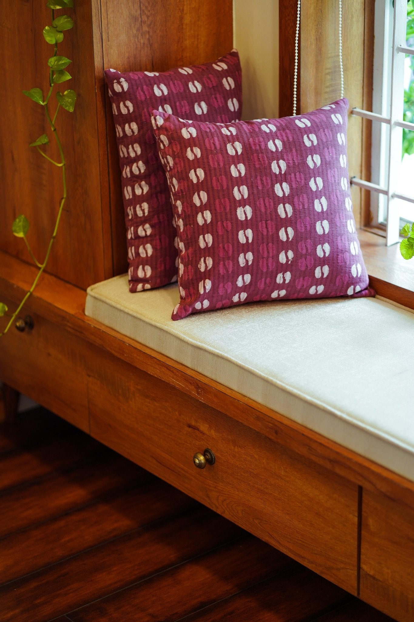 Magenta Pink and White Handblock Printed Cotton Cushion Cover – Design - 1 - TesuCushion Covers