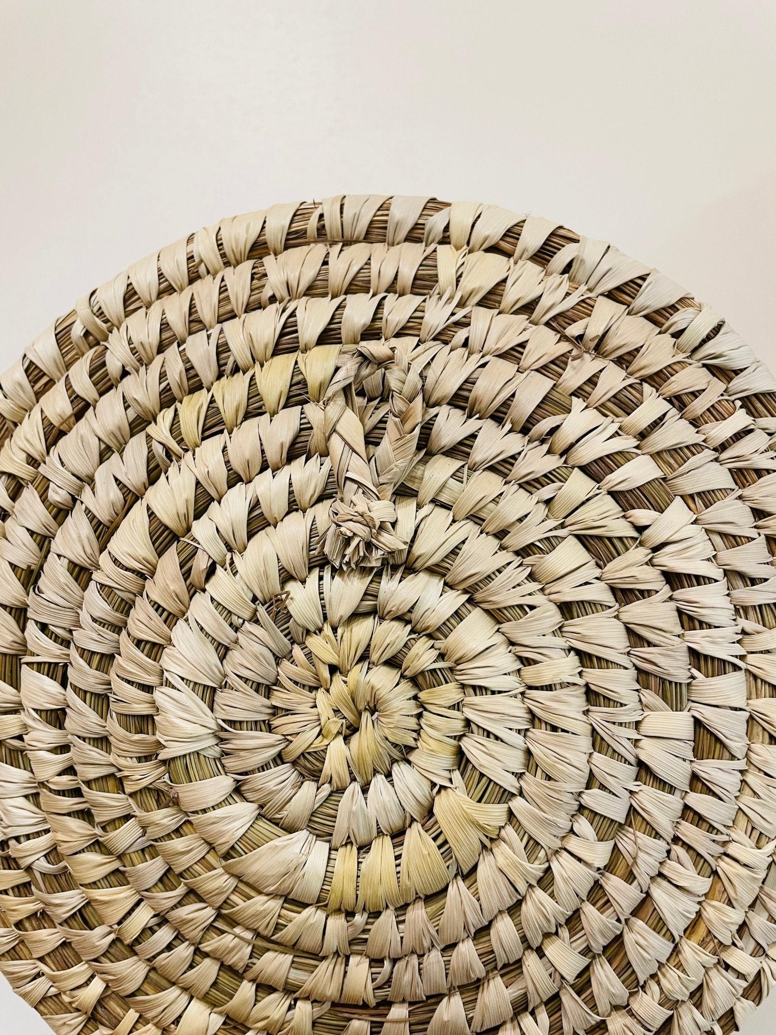 Palm Leaf Woven Plate - Natural and Maroon - TesuWall Decor