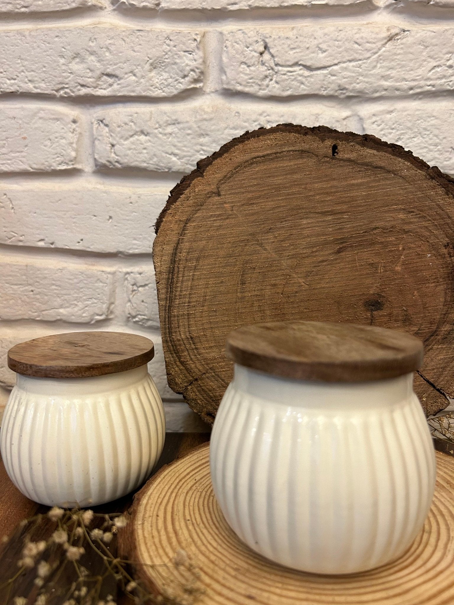 White Pleated Candle with Wooden Lid - TesuCandles & Candle Holders
