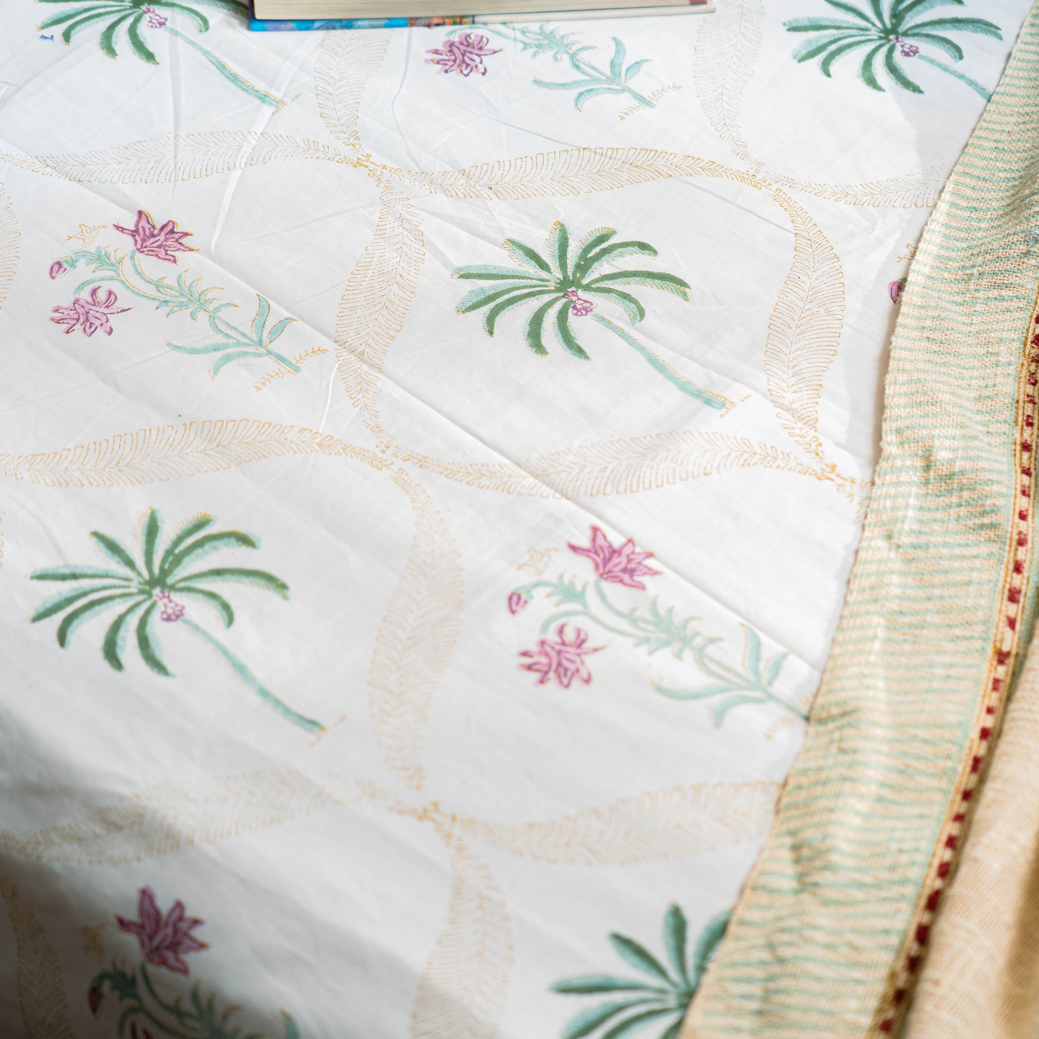 Palm Saanjh Bedsheet With Pillow Covers