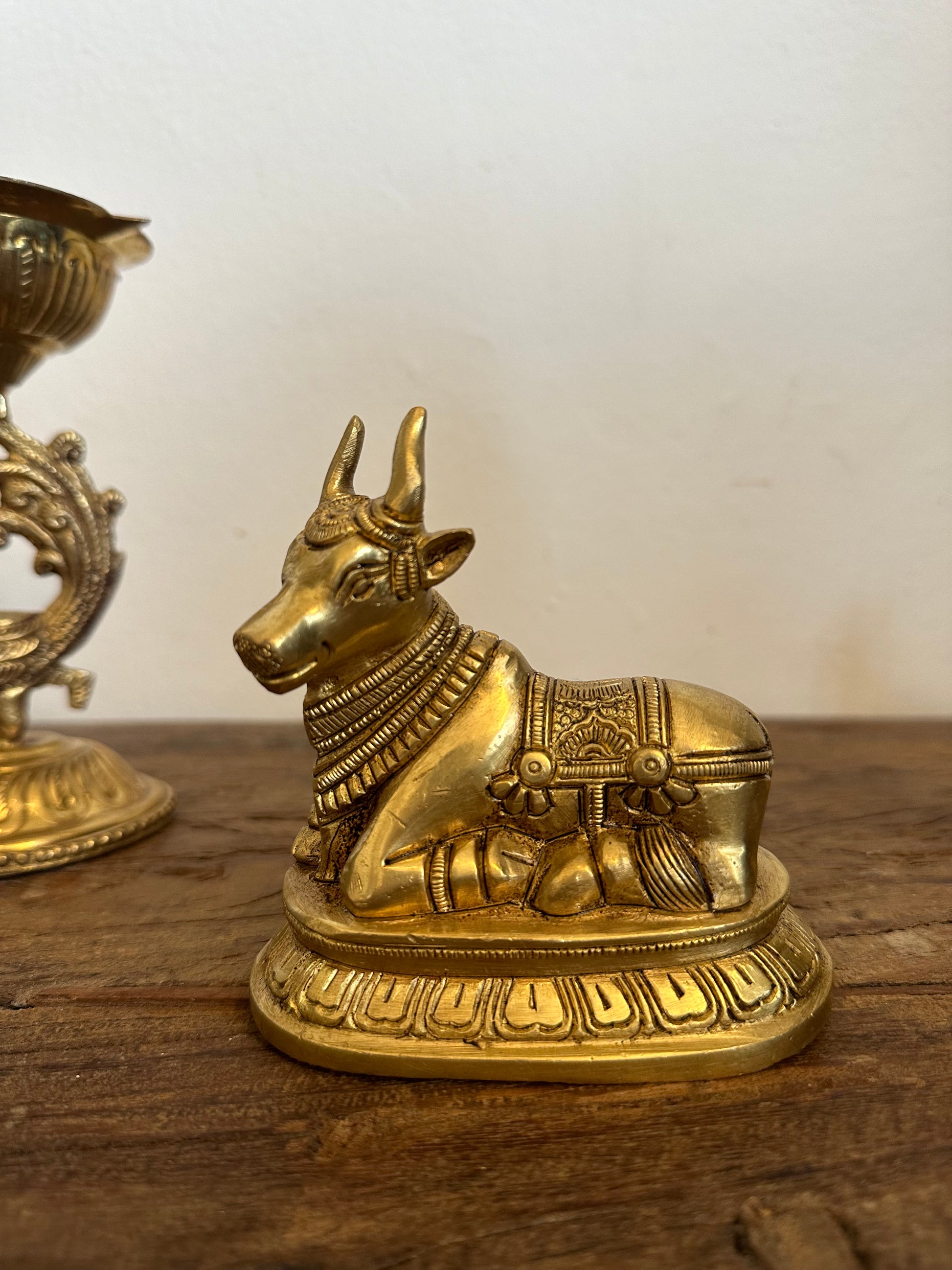 Antique Brass Nandi Idol Nandi Idol for Home Decor Sacred Bull Nandi Hindu Mythology Nandi Lord Shiva's Vahana Nandi Nandi Gatekeeper of Shiva Auspicious Nandi Statue Brass Hindu Deity Statues Nandi Bull Figurine Religious Nandi Idol