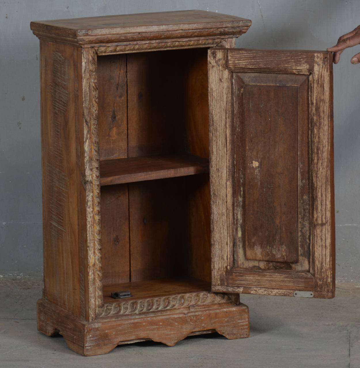 Carved Door Bedside - TESU