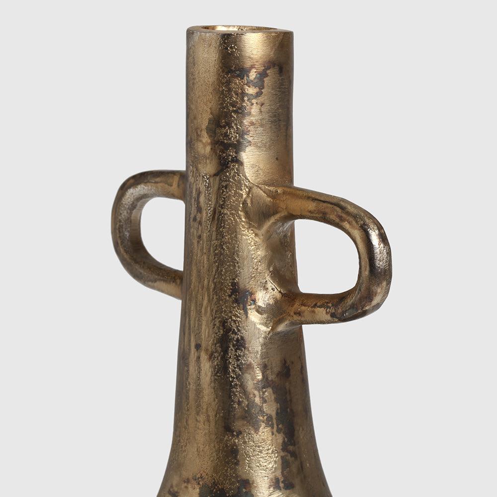 like an echo from a golden era. Ideal for minimalist styling or as stand-alone statement pieces on consoles, mantels, or shelves.