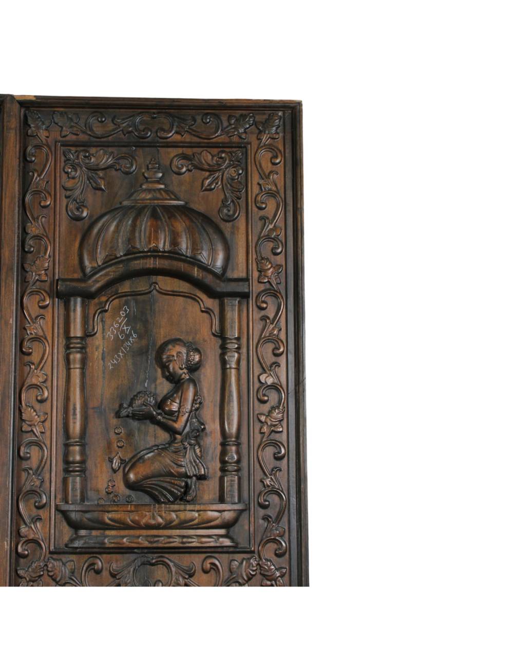 Step into a timeless realm of regal elegance with the Elephant Court Panel, an exquisite hand-carved wooden creation crafted from reclaimed wood. 