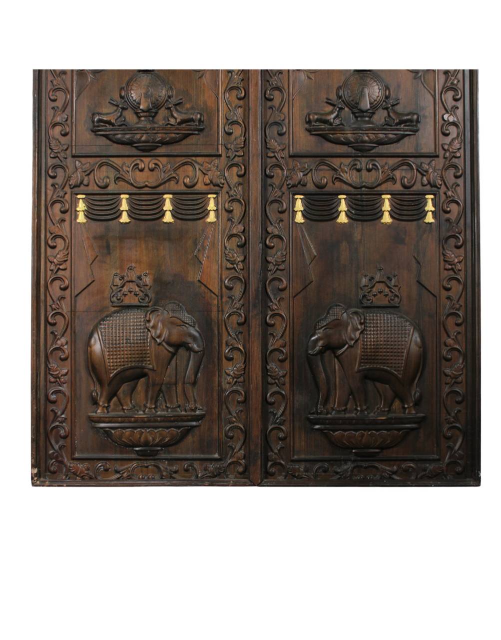 The Elephant Court Panel is where art meets architecture — intricate carvings, regal presence, and history reborn.