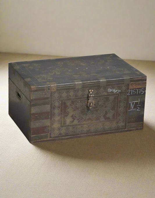 With intricate detailing and a sturdy build, it adds a touch of heritage charm to any space. Ideal for home décor, antique collectors, and rustic interiors.&nbsp;