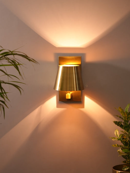 Golden Wall Lamp - TESU