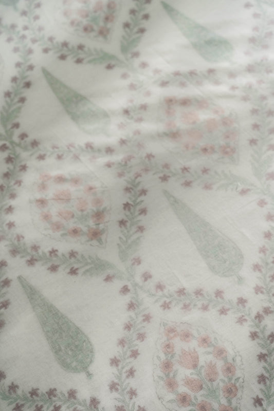  Soft and incredibly light, a dohar is perfect all year round as a day covering. 