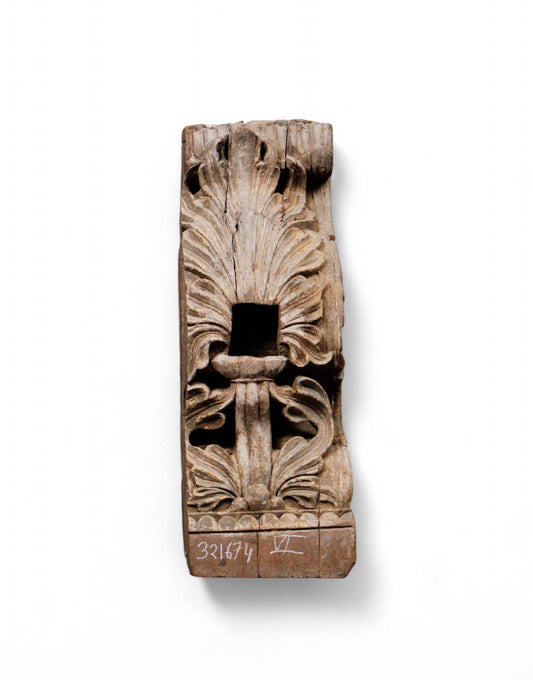 This corbel reflects the grandeur of heritage design, often found in palatial structures and temple architecture.