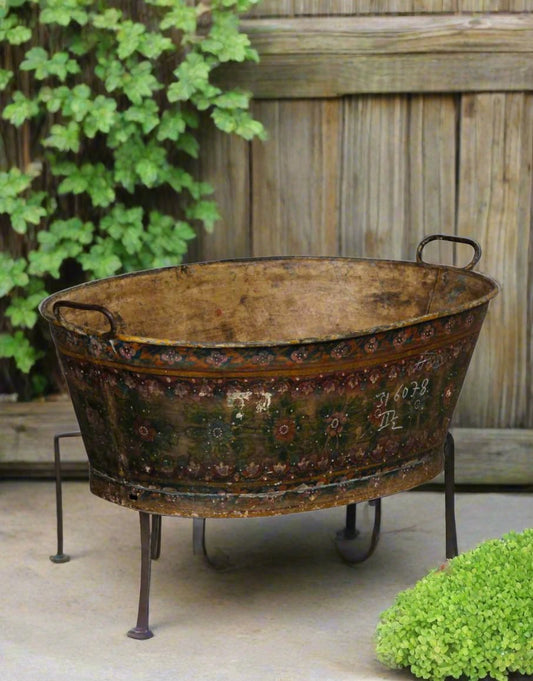 Iron Painted Planter - TESU