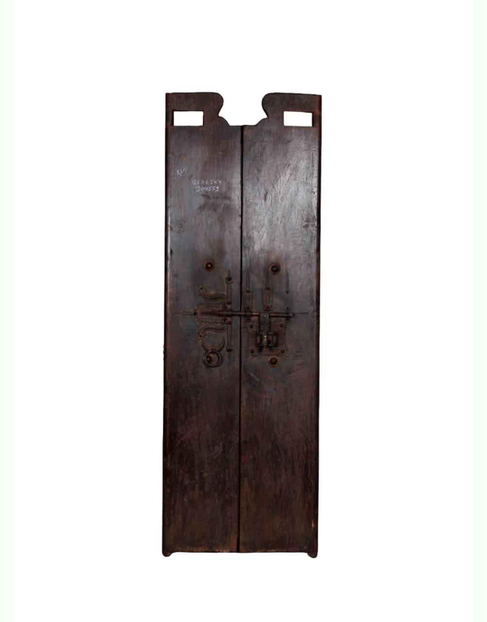 Built with sturdy Iron, Teak Wood, and Recycled Wood, this panel boasts a breathtaking Trishul design.