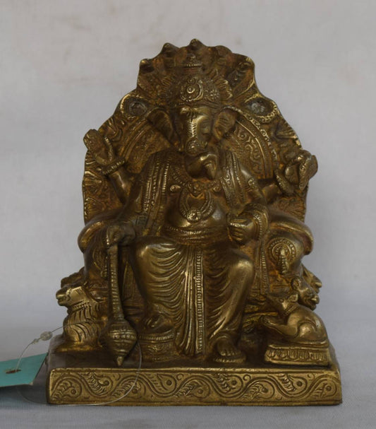 With intricate carvings, rich detailing, and a majestic posture, this statue symbolizes wisdom, strength, and prosperity.