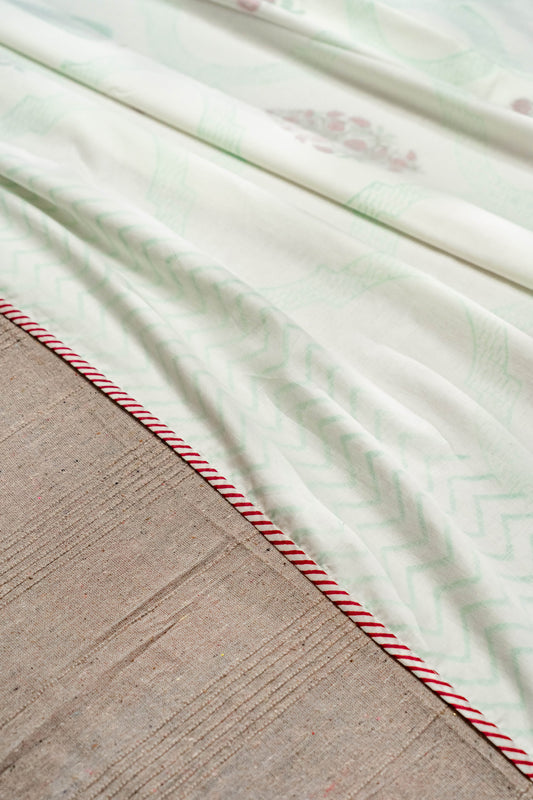 Soft and incredibly light, a dohar is perfect all year round as a day covering.