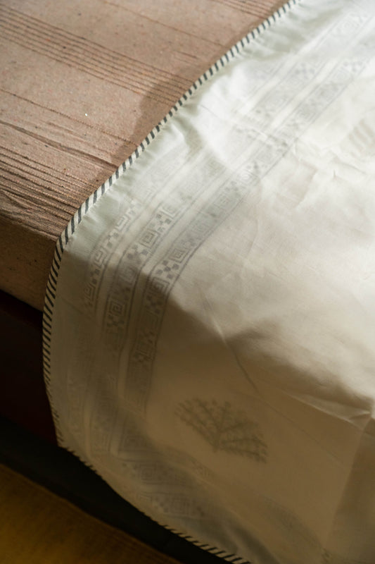Soft and incredibly light, a dohar is perfect all year round as a day covering.
