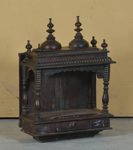  The name “Saarang”, rooted in Sanskrit, refers to the natural world — symbolizing harmony, serenity, and devotion. 