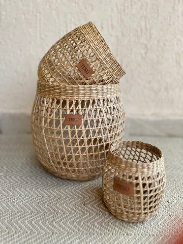 Enhance your Dream Home with our curated selection of premium Home Décor items. Seagrass Plant Holder are perfect for decorating your home, living room decor, bedroom interior touches, beautiful cover pots and much more. Hand-woven by our artisans from sustainable Sea grass these storage baskets are great for storing and have high aesthetic appeal. TESU