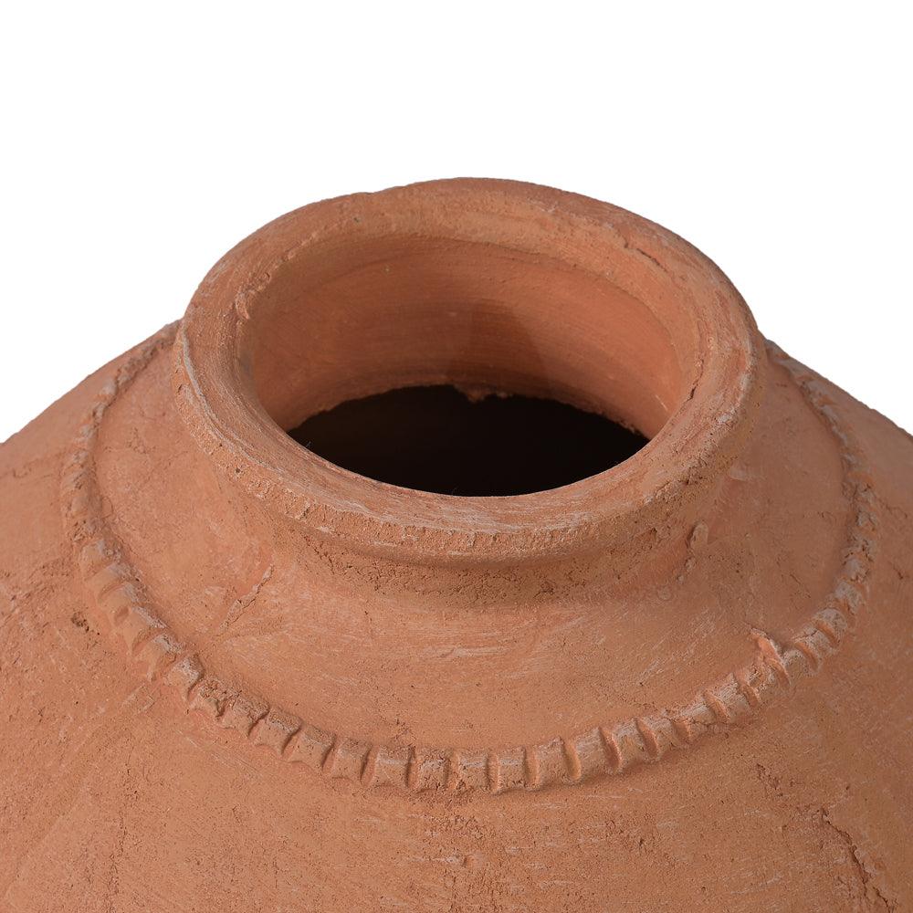 Bring home Terra Touch pots bring an organic, earthy aesthetic that’s hard to replicate with other materials. Their warm tones complement both modern and traditional spaces, making them versatile for any home or garden. 