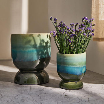 The Elm Tail Pot
