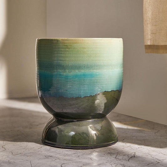 The Elm Tail Pot