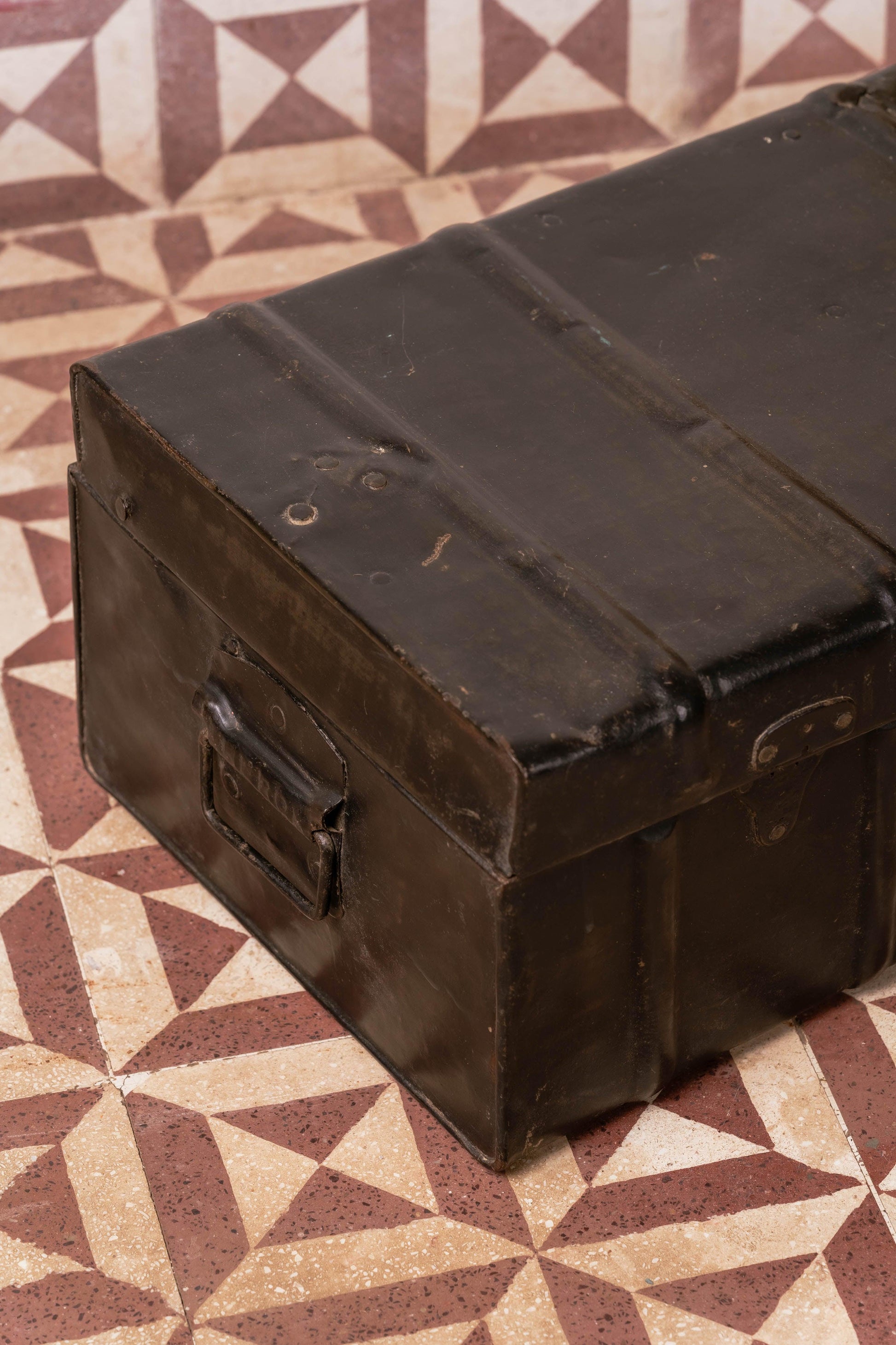 Vintage Iron Black Storage Box - TESU