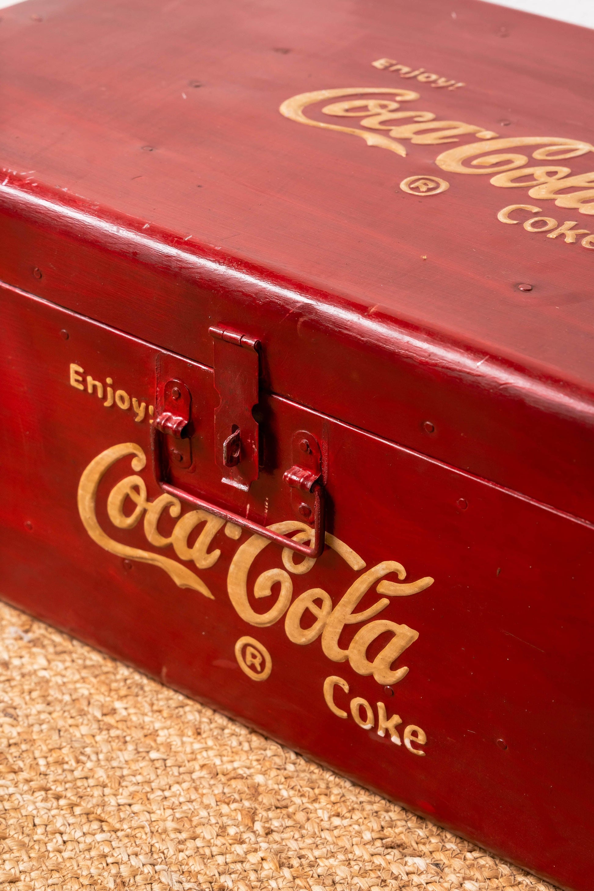 Vintage Red Cola Trunk - TESU