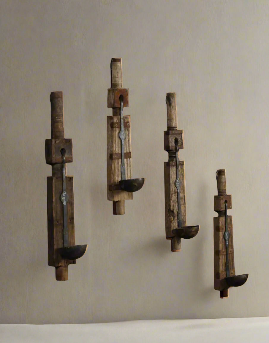 Tesu Reclaimed wood antique finish wall candle holder