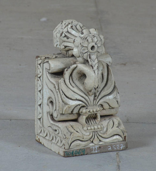Wooden Bracket with Iron Stand - White - TESU