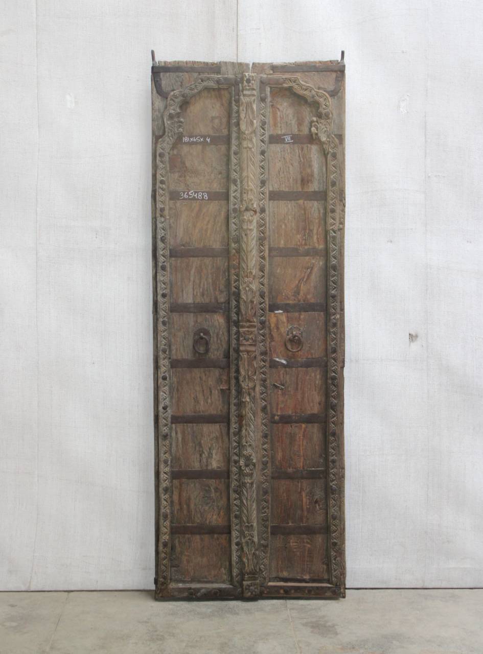 this panel is not only visually appealing but also durable. Upgrade your space with this timeless, handcrafted piece that exudes class and sophistication.