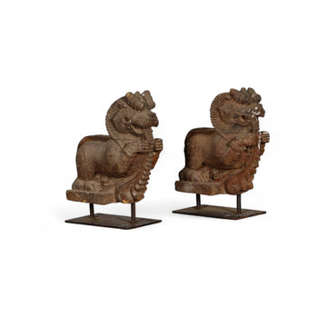 Wooden Lion Bracket on Iron Stand - TESU