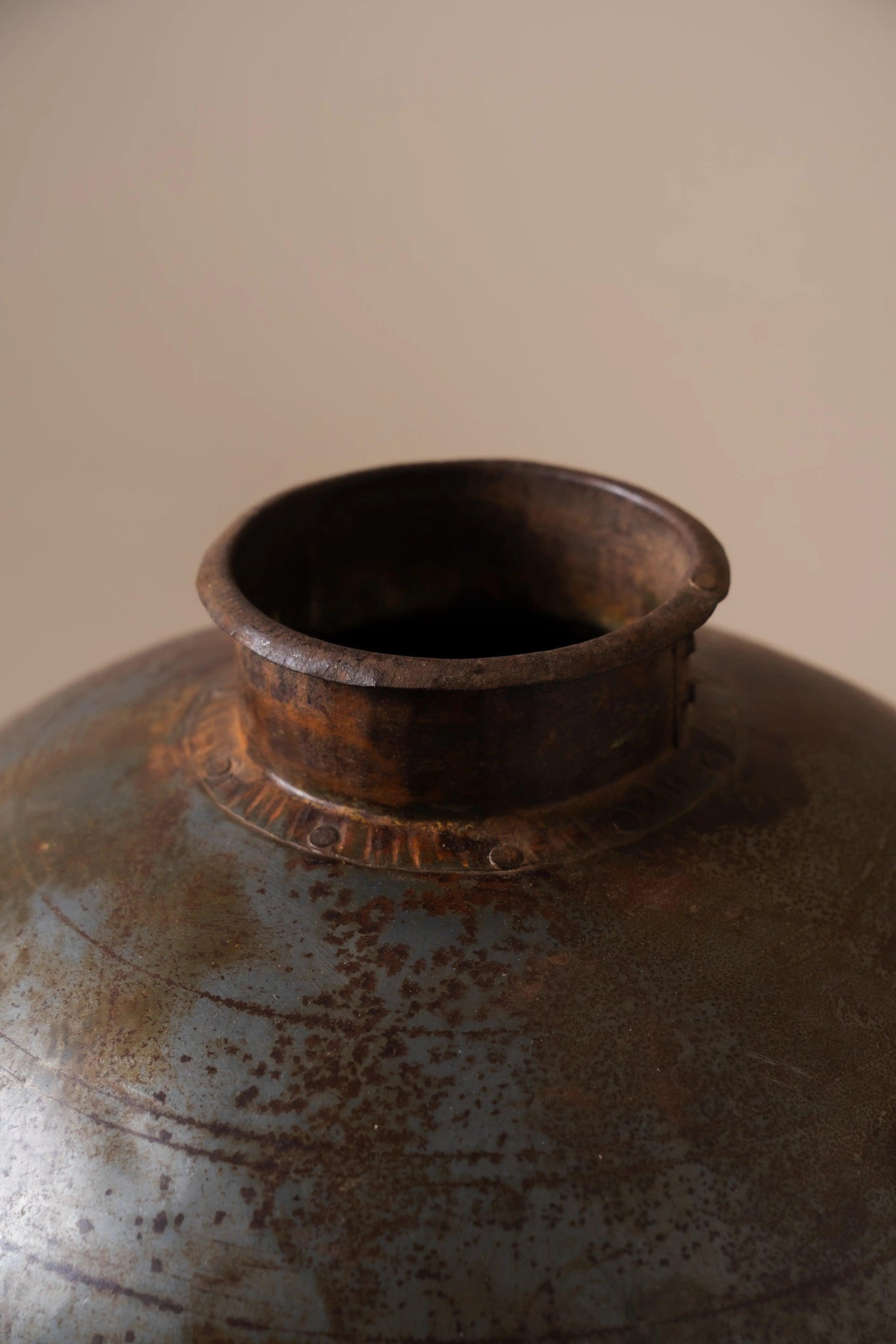 Antique Iron Brown Pot - TesuHome & Kitchen