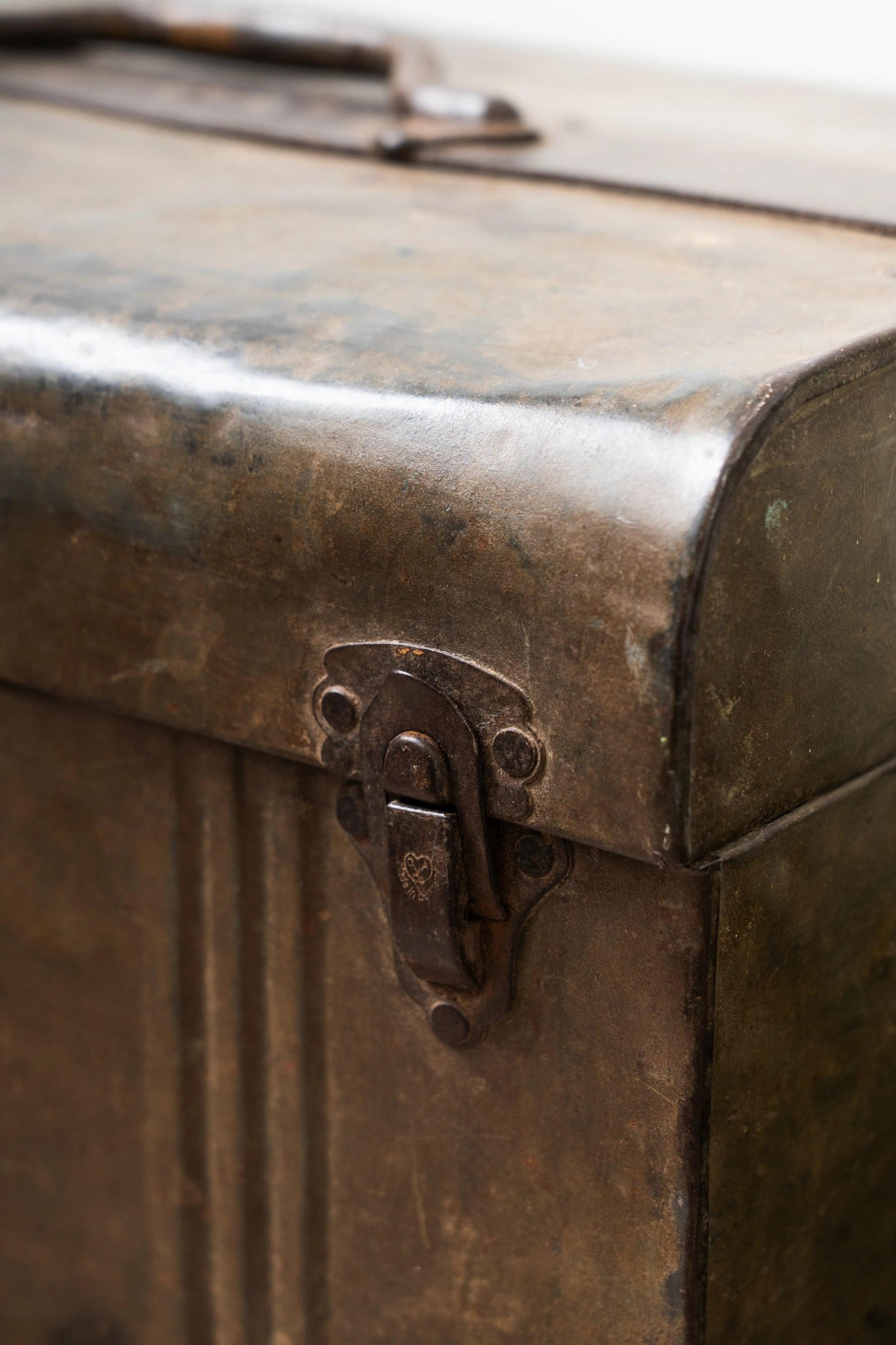 Antique Iron Casket - TesuHome Decor