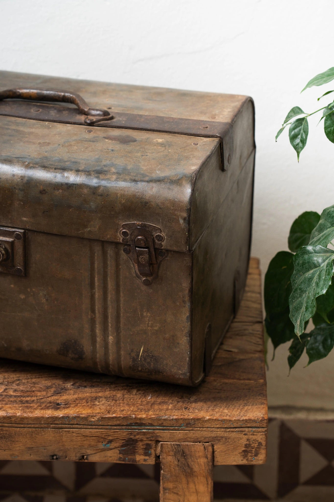 Antique Iron Casket - TesuHome Decor