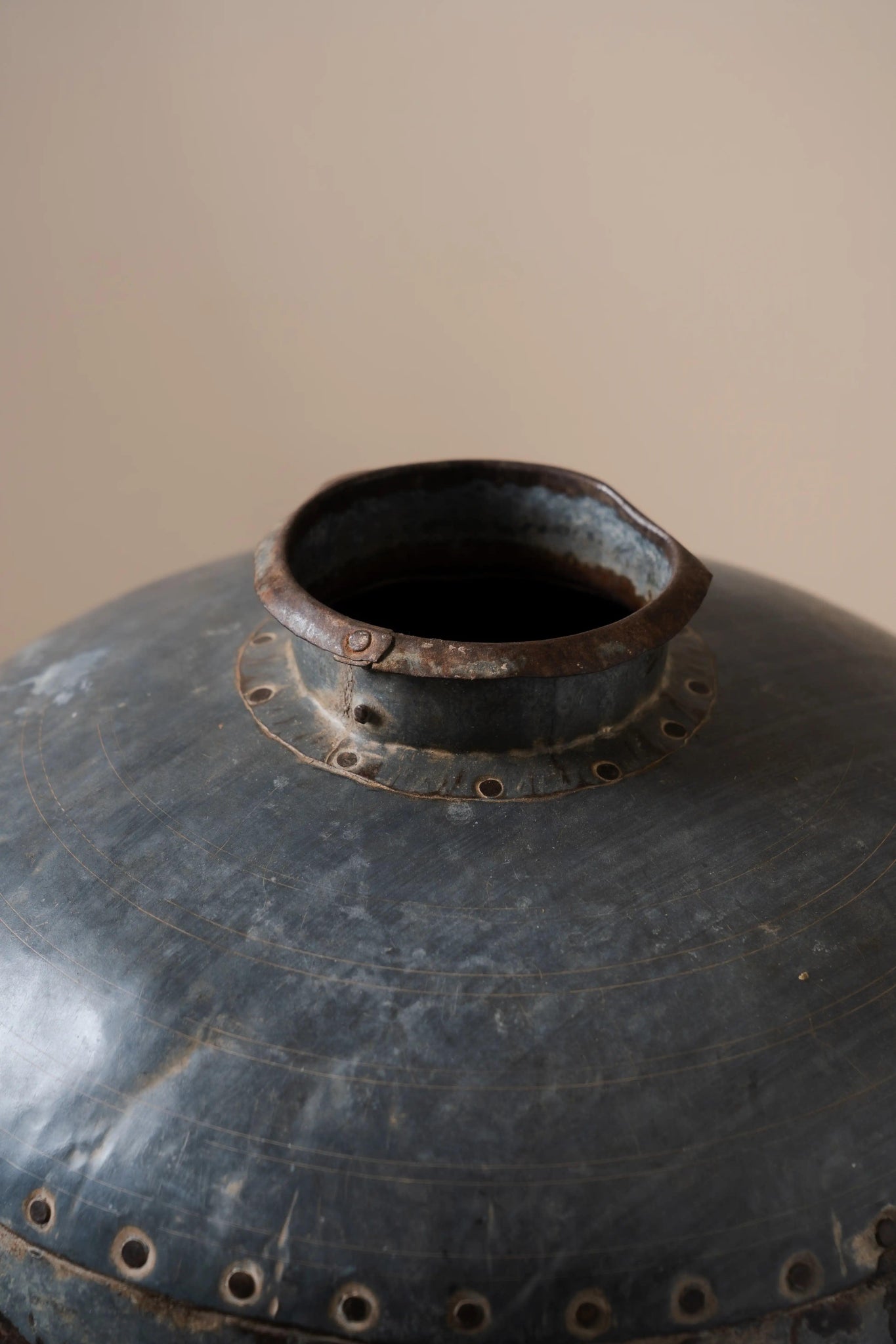 Antique Iron Grey Pot - TesuHome & Kitchen