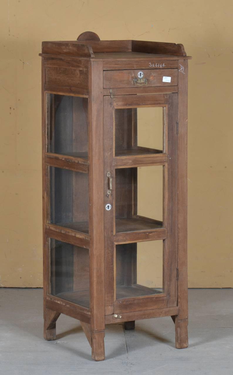 Front view of antique wooden display almirah with glass panel doors – Tesu Furniture & Seating