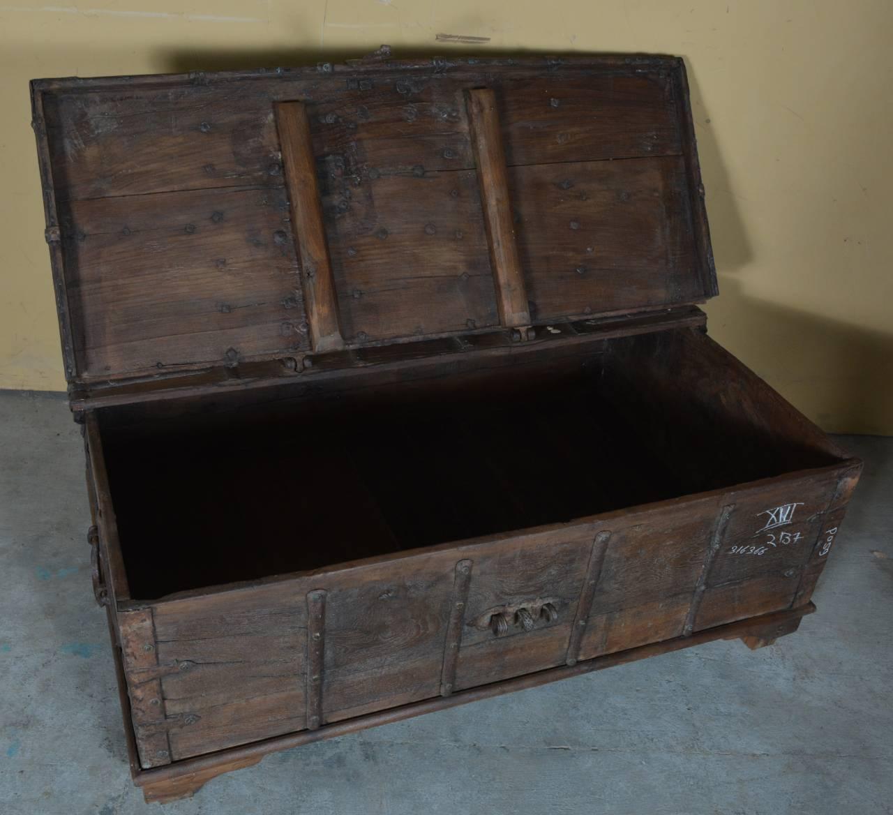 Antique Wooden Coffee Table - TesuTable