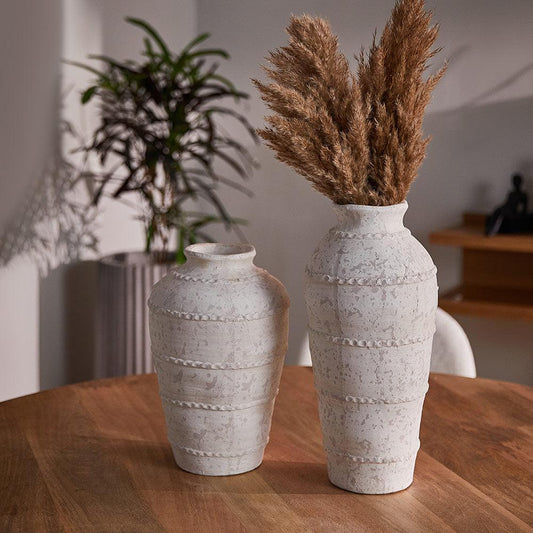 Bring home Earthen Terracotta pots bring an organic, earthy aesthetic that’s hard to replicate with other materials. Their warm tones complement both modern and traditional spaces, making them versatile for any home or garden. 